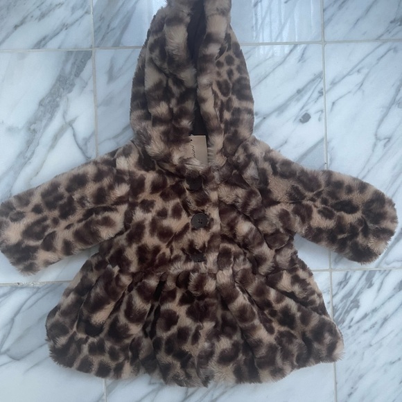 LEOPARD FAUX FUR BABY OUTERWEAR , YOUR TWINS WILL LOOK ADORABLE AND STAY WARM❣️ - Picture 2 of 11
